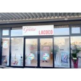 浜松市　商業施設 1階のお店です。